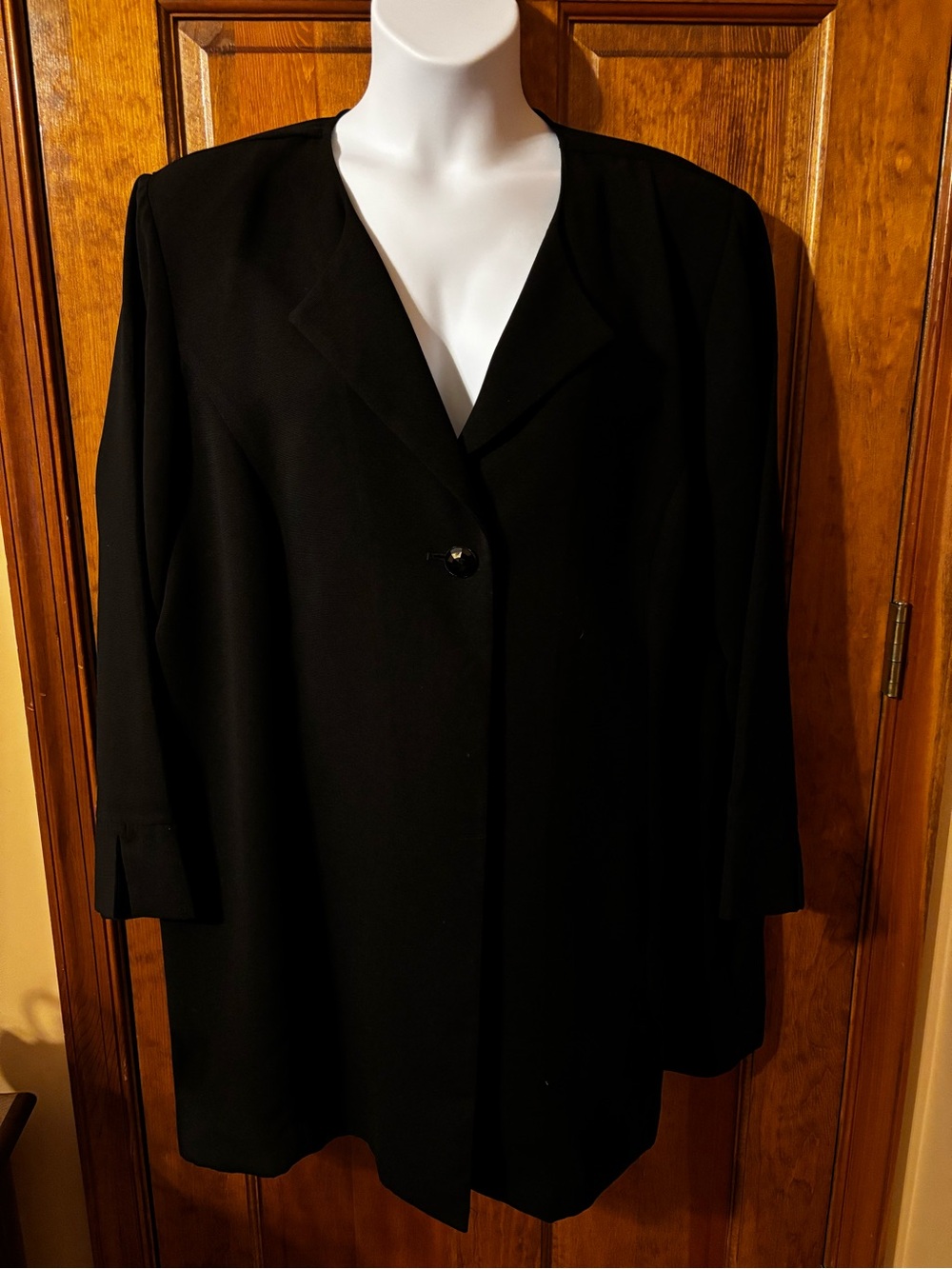 Maggie Barnes Black Single-Button Blazer Jacket with Matching Pants
